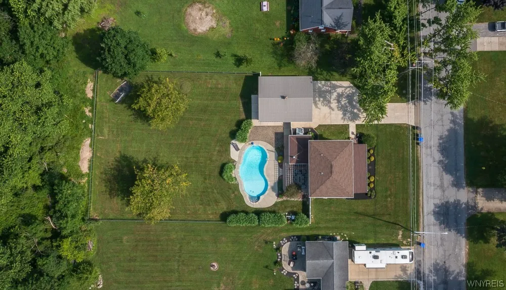 212 East Avenue, West Seneca, New York 14224, West Seneca, New York 14224, 4 Bedrooms Bedrooms, 8 Rooms Rooms,2 BathroomsBathrooms,Residential,For Sale,212 East Avenue, West Seneca, New York 14224,0,B1695243