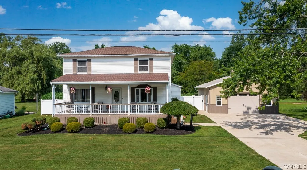 212 East Avenue, West Seneca, New York 14224, West Seneca, New York 14224, 4 Bedrooms Bedrooms, 8 Rooms Rooms,2 BathroomsBathrooms,Residential,For Sale,212 East Avenue, West Seneca, New York 14224,0,B1695243