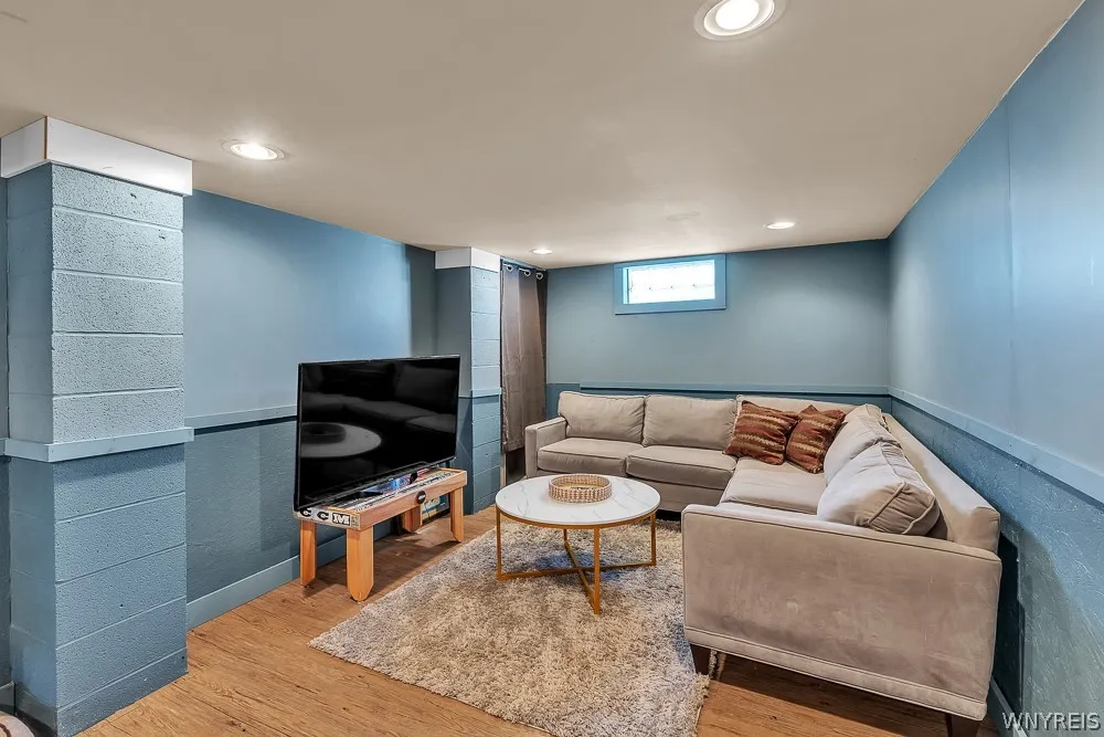 212 East Avenue, West Seneca, New York 14224, West Seneca, New York 14224, 4 Bedrooms Bedrooms, 8 Rooms Rooms,2 BathroomsBathrooms,Residential,For Sale,212 East Avenue, West Seneca, New York 14224,0,B1695243