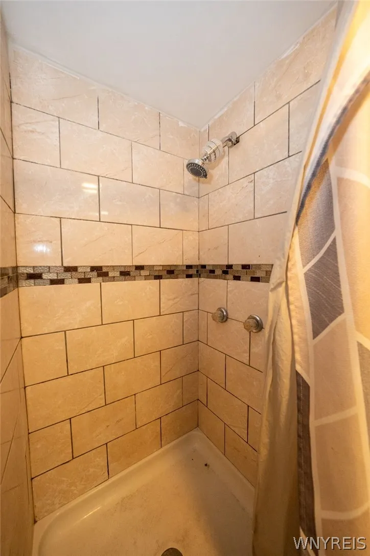 368 Grover Cleveland Highway, Amherst, New York 14, Amherst, New York 14226, 4 Bedrooms Bedrooms, 7 Rooms Rooms,2 BathroomsBathrooms,Residential,For Sale,368 Grover Cleveland Highway, Amherst, New York 14,0,B1698327