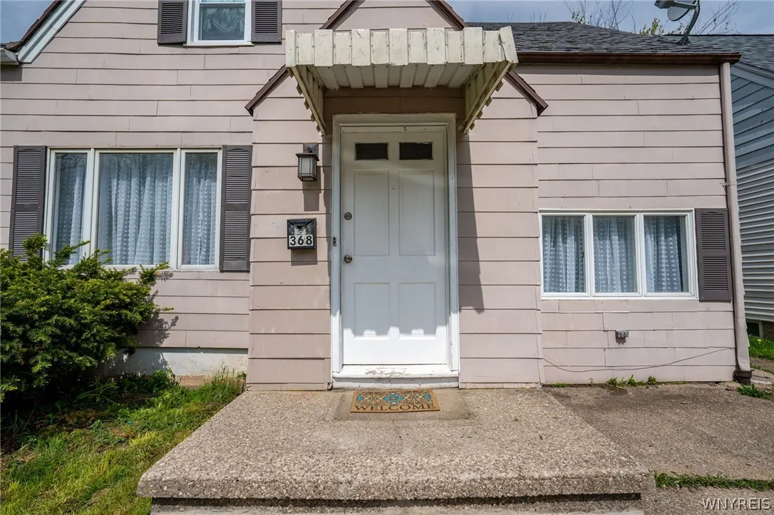 368 Grover Cleveland Highway, Amherst, New York 14, Amherst, New York 14226, 4 Bedrooms Bedrooms, 7 Rooms Rooms,2 BathroomsBathrooms,Residential,For Sale,368 Grover Cleveland Highway, Amherst, New York 14,0,B1698327