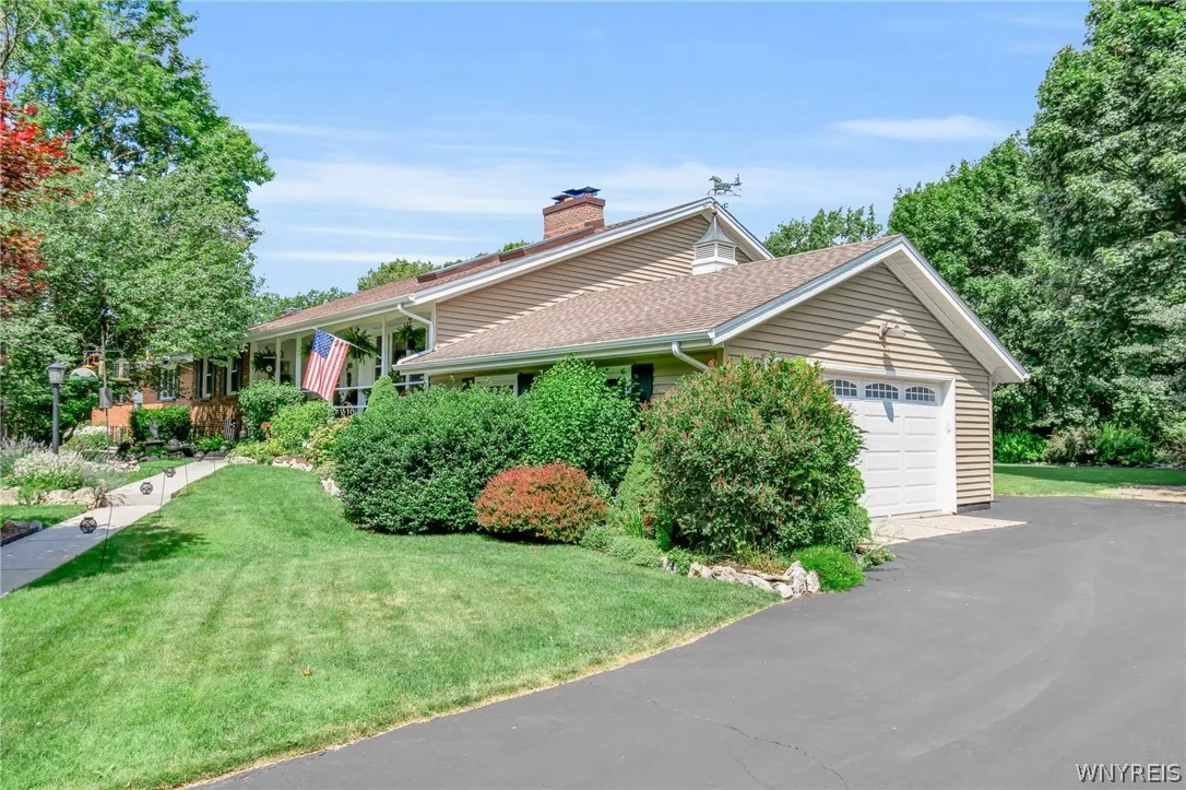 8634 Rebecca Drive, Clarence, New York 14221, Clarence, New York 14221, 4 Bedrooms Bedrooms, 8 Rooms Rooms,2 BathroomsBathrooms,Residential,For Sale,8634 Rebecca Drive, Clarence, New York 14221,0,B1698322