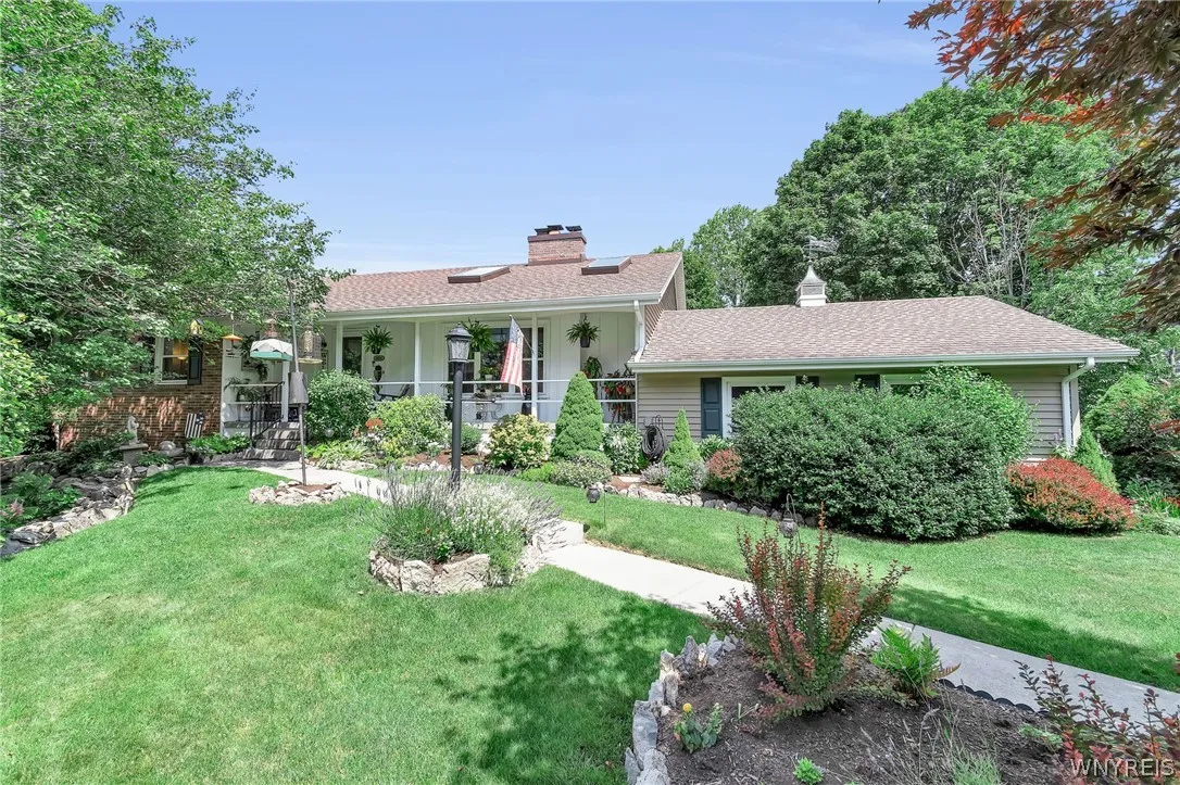 8634 Rebecca Drive, Clarence, New York 14221, Clarence, New York 14221, 4 Bedrooms Bedrooms, 8 Rooms Rooms,2 BathroomsBathrooms,Residential,For Sale,8634 Rebecca Drive, Clarence, New York 14221,0,B1698322