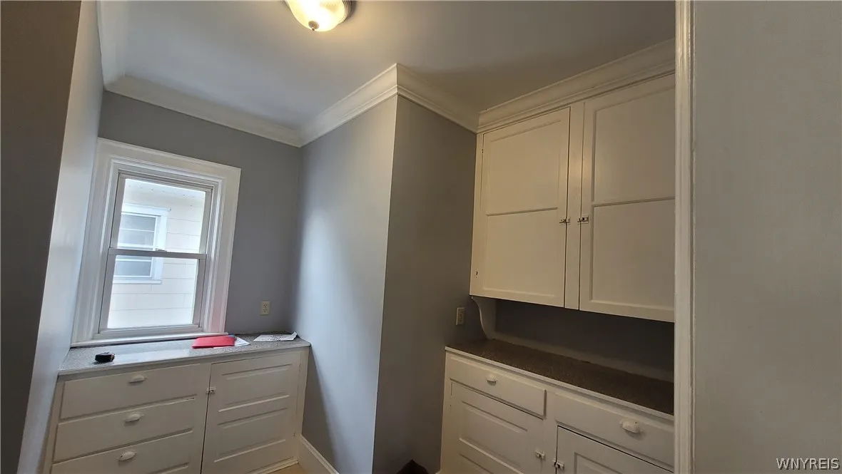 Butler pantry