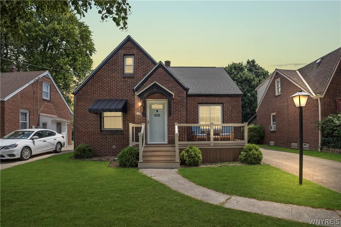 253 South Ogden Street E, Buffalo, New York 14206, Buffalo, New York 14206, 2 Bedrooms Bedrooms, 7 Rooms Rooms,1 BathroomBathrooms,Residential,For Sale,253 South Ogden Street E, Buffalo, New York 14206,0,B1698414