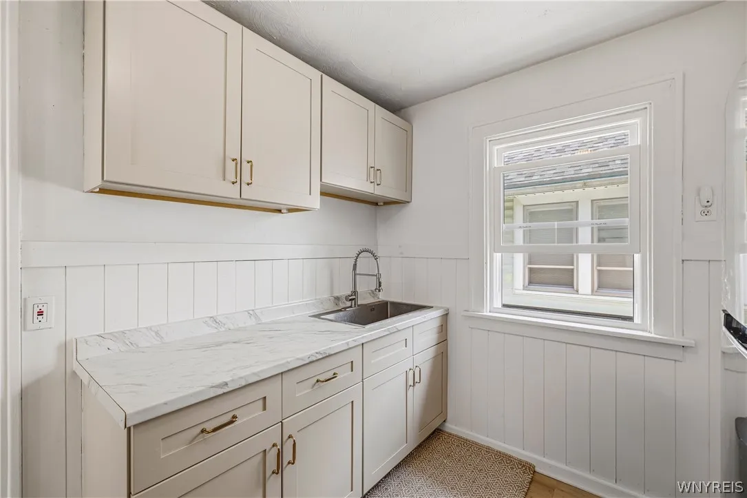 250 Saint Lawrence Avenue, Buffalo, New York 14216, Buffalo, New York 14216, 4 Bedrooms Bedrooms, ,2 BathroomsBathrooms,Residential,For Sale,250 Saint Lawrence Avenue, Buffalo, New York 14216,0,B1698378