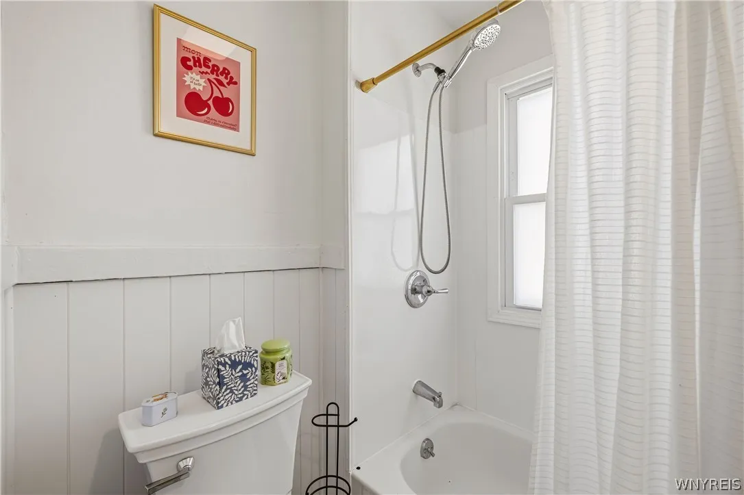 250 Saint Lawrence Avenue, Buffalo, New York 14216, Buffalo, New York 14216, 4 Bedrooms Bedrooms, ,2 BathroomsBathrooms,Residential,For Sale,250 Saint Lawrence Avenue, Buffalo, New York 14216,0,B1698378