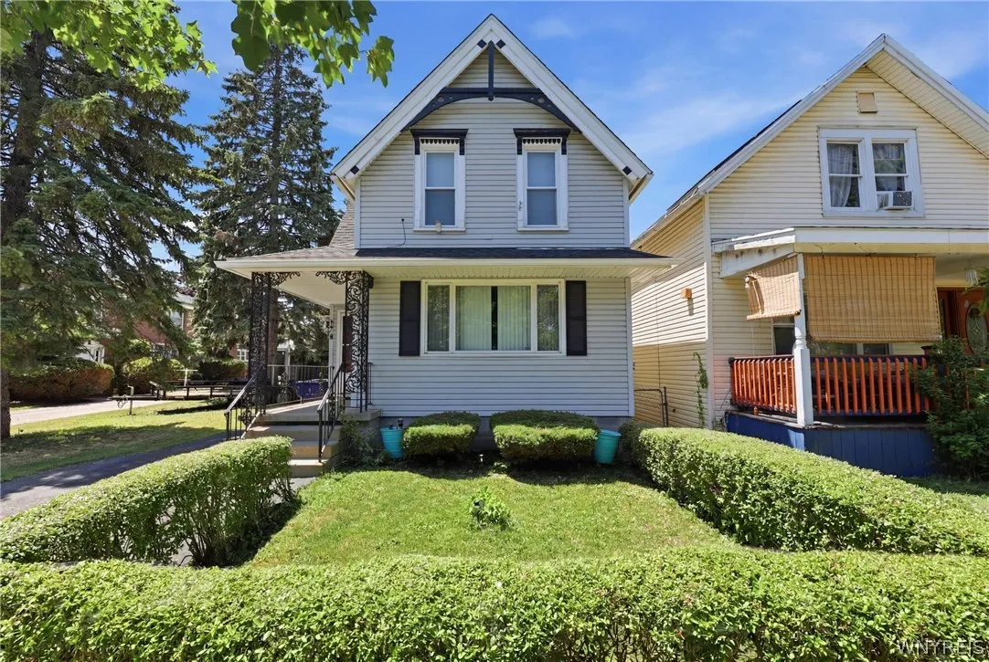176 15th Street, Buffalo, New York 14213, Buffalo, New York 14213, 4 Bedrooms Bedrooms, 11 Rooms Rooms,1 BathroomBathrooms,Residential,For Sale,176 15th Street, Buffalo, New York 14213,0,B1698341