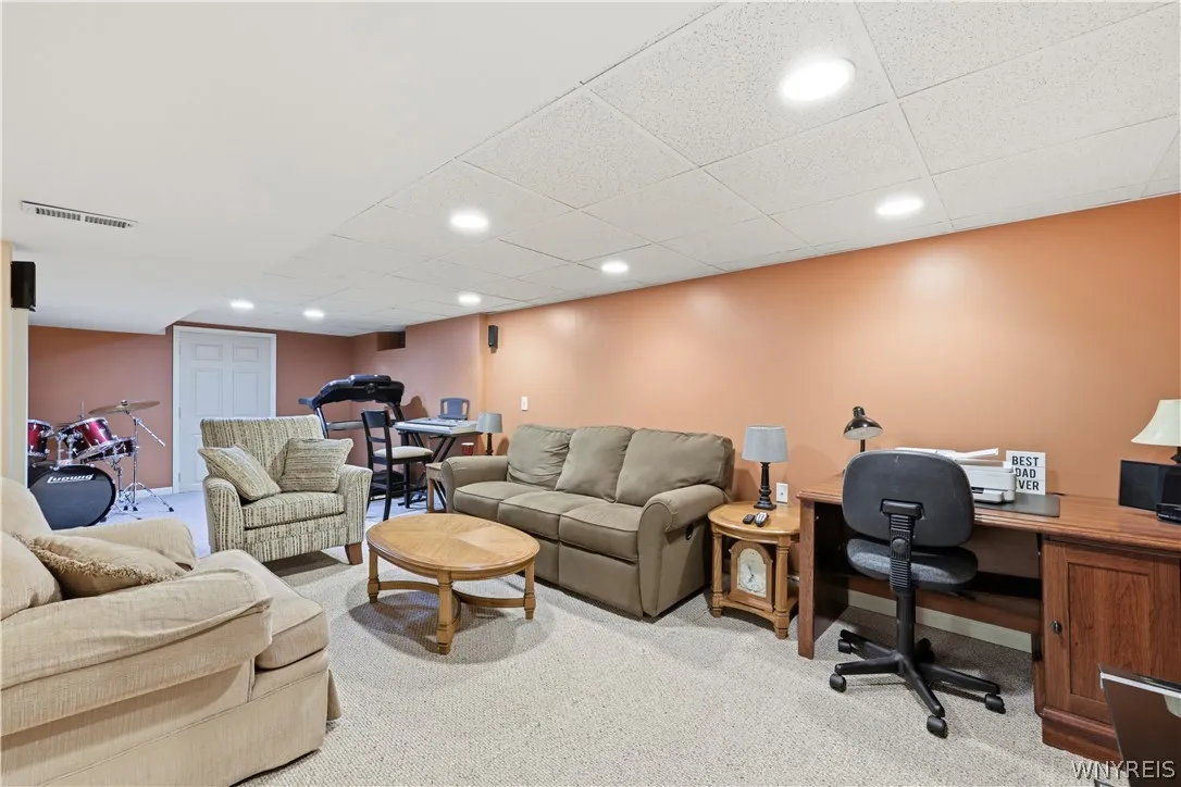 90 Grasspointe Drive, Amherst, New York 14228, Amherst, New York 14228, 3 Bedrooms Bedrooms, 6 Rooms Rooms,2 BathroomsBathrooms,Residential,For Sale,90 Grasspointe Drive, Amherst, New York 14228,0,B1698046