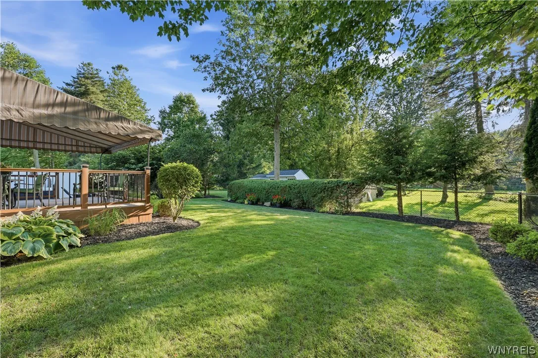 90 Grasspointe Drive, Amherst, New York 14228, Amherst, New York 14228, 3 Bedrooms Bedrooms, 6 Rooms Rooms,2 BathroomsBathrooms,Residential,For Sale,90 Grasspointe Drive, Amherst, New York 14228,0,B1698046