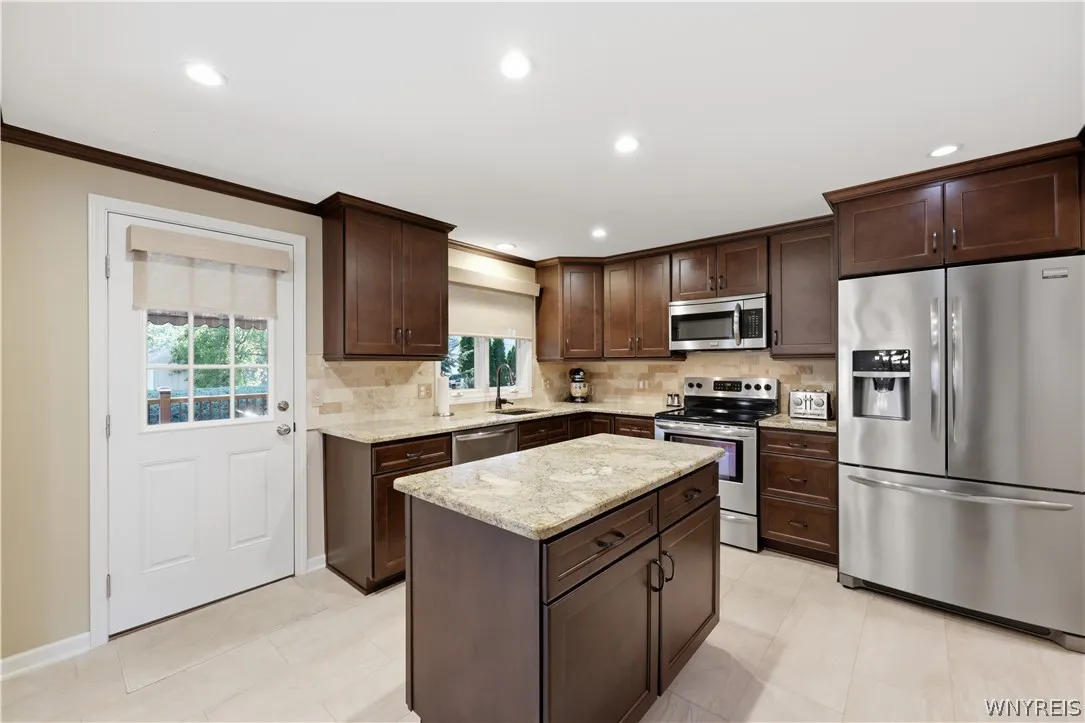 90 Grasspointe Drive, Amherst, New York 14228, Amherst, New York 14228, 3 Bedrooms Bedrooms, 6 Rooms Rooms,2 BathroomsBathrooms,Residential,For Sale,90 Grasspointe Drive, Amherst, New York 14228,0,B1698046