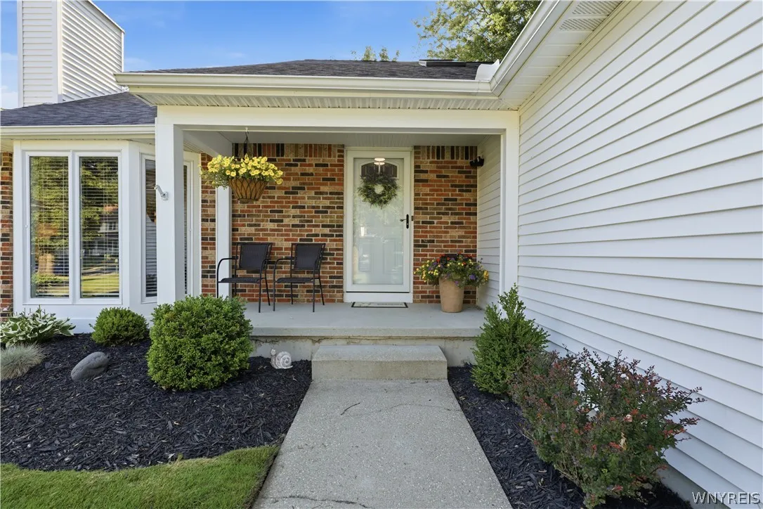 90 Grasspointe Drive, Amherst, New York 14228, Amherst, New York 14228, 3 Bedrooms Bedrooms, 6 Rooms Rooms,2 BathroomsBathrooms,Residential,For Sale,90 Grasspointe Drive, Amherst, New York 14228,0,B1698046