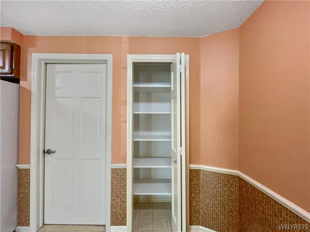 640 Youngs Road A, Amherst, New York 14221, Amherst, New York 14221, 2 Bedrooms Bedrooms, 5 Rooms Rooms,2 BathroomsBathrooms,Residential,For Sale,640 Youngs Road A, Amherst, New York 14221,0,B1697502