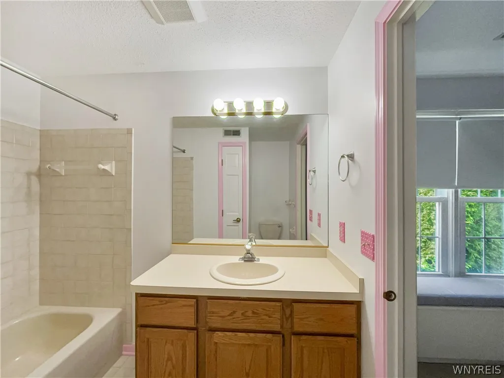 Master ensuite