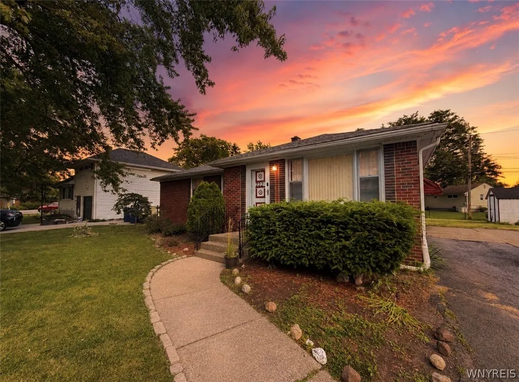 222 Frankhauser Road, Amherst, New York 14221, Amherst, New York 14221, 3 Bedrooms Bedrooms, 6 Rooms Rooms,1 BathroomBathrooms,Residential Lease,For Rent,222 Frankhauser Road, Amherst, New York 14221,0,B1698402