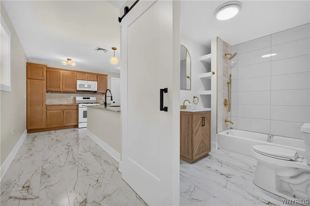 185 Hamburg Street, Buffalo, New York 14204, Buffalo, New York 14204, 3 Bedrooms Bedrooms, 5 Rooms Rooms,1 BathroomBathrooms,Residential,For Sale,185 Hamburg Street, Buffalo, New York 14204,0,B1697294