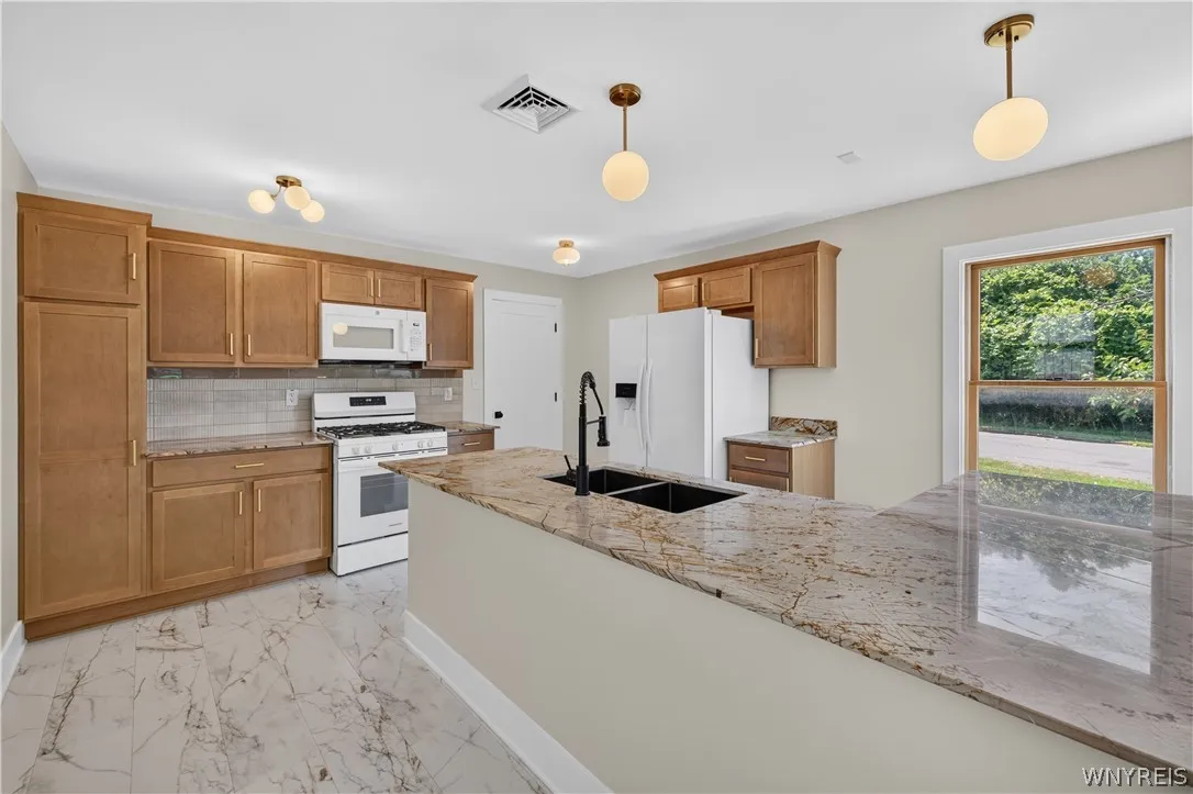 185 Hamburg Street, Buffalo, New York 14204, Buffalo, New York 14204, 3 Bedrooms Bedrooms, 5 Rooms Rooms,1 BathroomBathrooms,Residential,For Sale,185 Hamburg Street, Buffalo, New York 14204,0,B1697294
