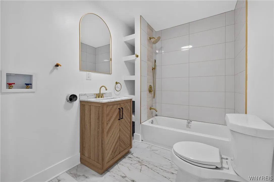 185 Hamburg Street, Buffalo, New York 14204, Buffalo, New York 14204, 3 Bedrooms Bedrooms, 5 Rooms Rooms,1 BathroomBathrooms,Residential,For Sale,185 Hamburg Street, Buffalo, New York 14204,0,B1697294