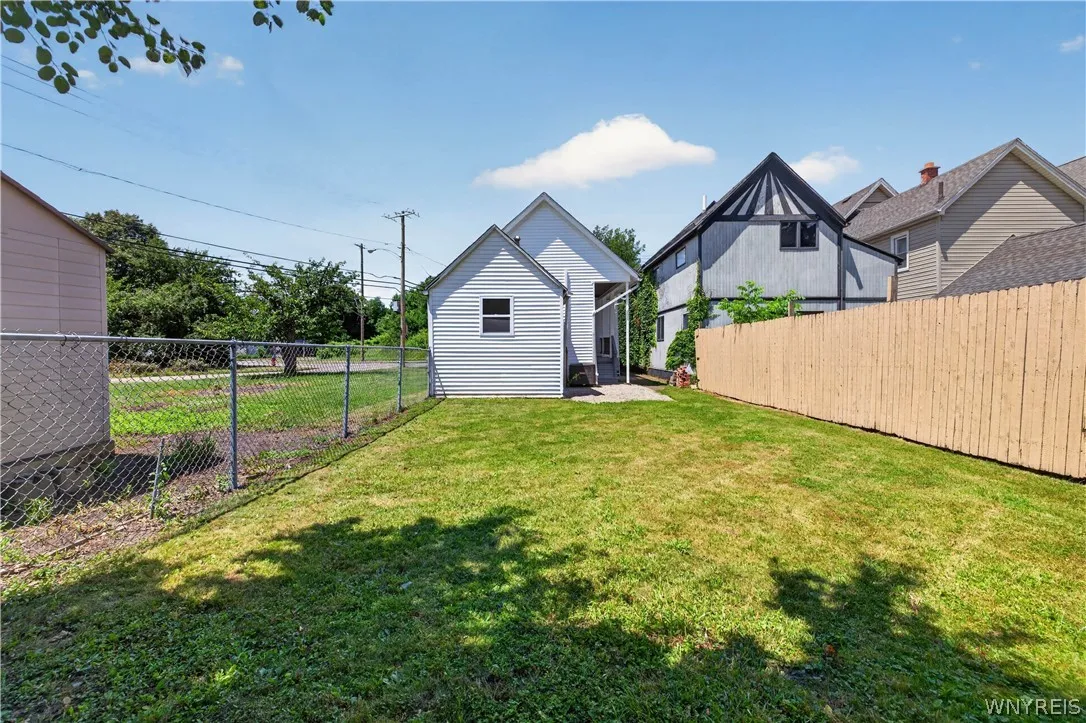 185 Hamburg Street, Buffalo, New York 14204, Buffalo, New York 14204, 3 Bedrooms Bedrooms, 5 Rooms Rooms,1 BathroomBathrooms,Residential,For Sale,185 Hamburg Street, Buffalo, New York 14204,0,B1697294