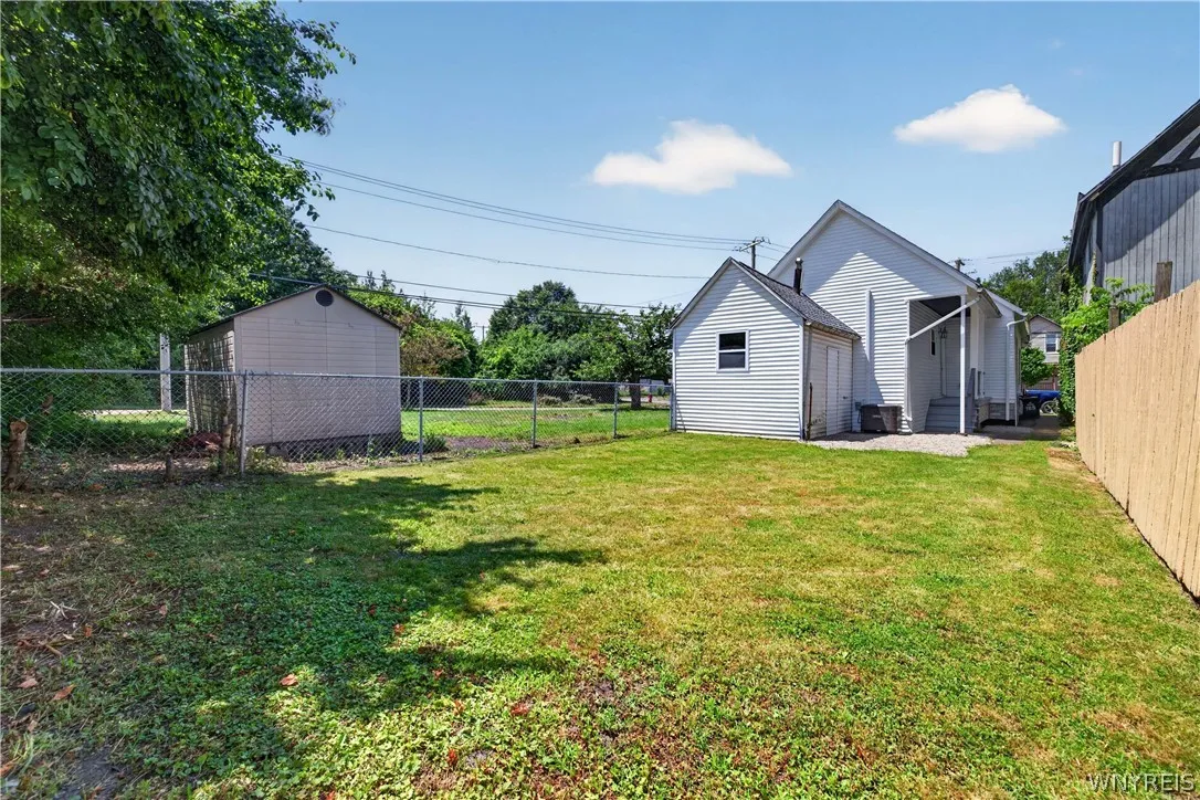 185 Hamburg Street, Buffalo, New York 14204, Buffalo, New York 14204, 3 Bedrooms Bedrooms, 5 Rooms Rooms,1 BathroomBathrooms,Residential,For Sale,185 Hamburg Street, Buffalo, New York 14204,0,B1697294