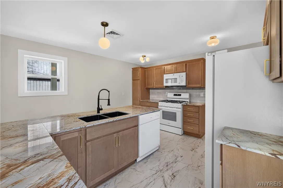 185 Hamburg Street, Buffalo, New York 14204, Buffalo, New York 14204, 3 Bedrooms Bedrooms, 5 Rooms Rooms,1 BathroomBathrooms,Residential,For Sale,185 Hamburg Street, Buffalo, New York 14204,0,B1697294