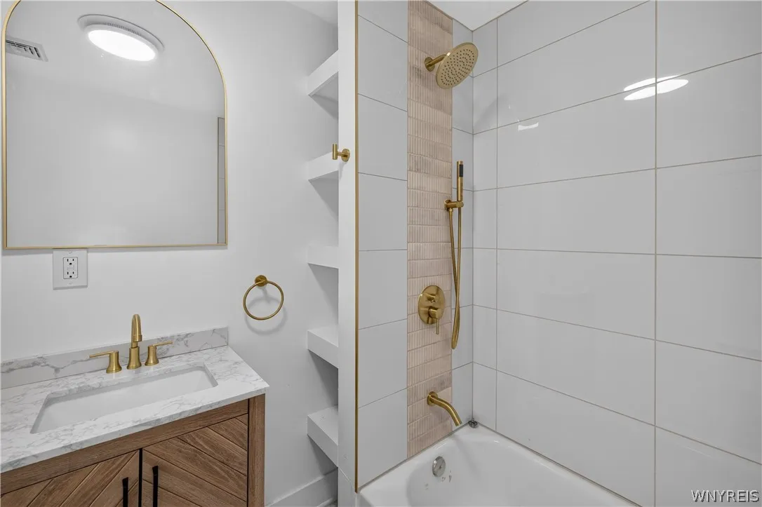 185 Hamburg Street, Buffalo, New York 14204, Buffalo, New York 14204, 3 Bedrooms Bedrooms, 5 Rooms Rooms,1 BathroomBathrooms,Residential,For Sale,185 Hamburg Street, Buffalo, New York 14204,0,B1697294