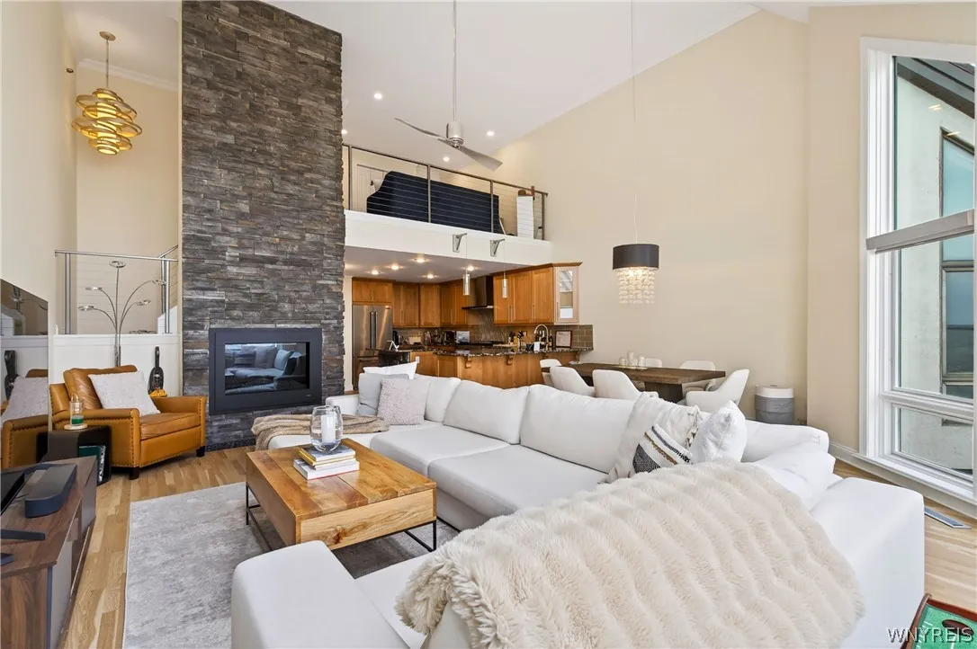36 Harbour Point, Buffalo, New York 14202, Buffalo, New York 14202, 3 Bedrooms Bedrooms, 12 Rooms Rooms,2 BathroomsBathrooms,Residential Lease,For Rent,36 Harbour Point, Buffalo, New York 14202,0,B1696623