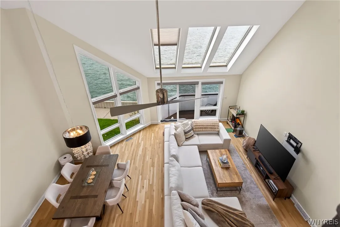 36 Harbour Point, Buffalo, New York 14202, Buffalo, New York 14202, 3 Bedrooms Bedrooms, 12 Rooms Rooms,2 BathroomsBathrooms,Residential Lease,For Rent,36 Harbour Point, Buffalo, New York 14202,0,B1696623