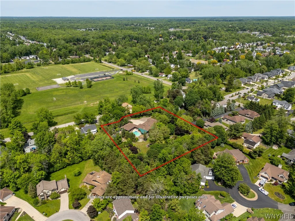 45 Red Wing Court, Amherst, New York 14051, Amherst, New York 14051, 3 Bedrooms Bedrooms, 13 Rooms Rooms,3 BathroomsBathrooms,Residential,For Sale,45 Red Wing Court, Amherst, New York 14051,0,B1682030
