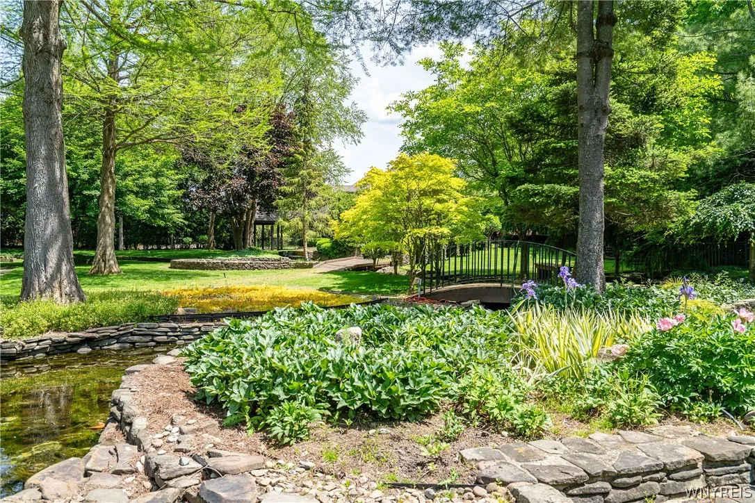 45 Red Wing Court, Amherst, New York 14051, Amherst, New York 14051, 3 Bedrooms Bedrooms, 13 Rooms Rooms,3 BathroomsBathrooms,Residential,For Sale,45 Red Wing Court, Amherst, New York 14051,0,B1682030