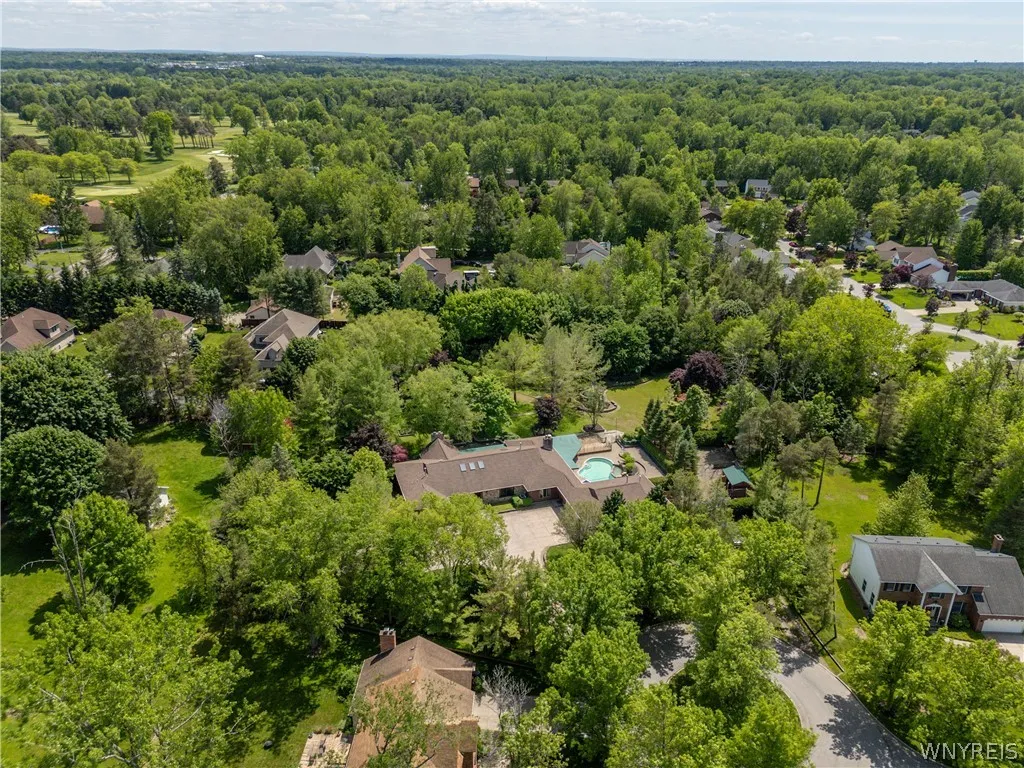 45 Red Wing Court, Amherst, New York 14051, Amherst, New York 14051, 3 Bedrooms Bedrooms, 13 Rooms Rooms,3 BathroomsBathrooms,Residential,For Sale,45 Red Wing Court, Amherst, New York 14051,0,B1682030