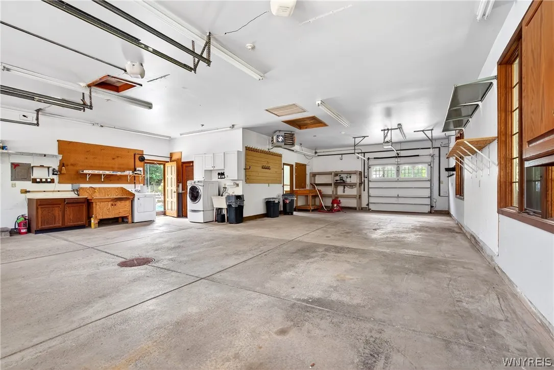 45 Red Wing Court, Amherst, New York 14051, Amherst, New York 14051, 3 Bedrooms Bedrooms, 13 Rooms Rooms,3 BathroomsBathrooms,Residential,For Sale,45 Red Wing Court, Amherst, New York 14051,0,B1682030