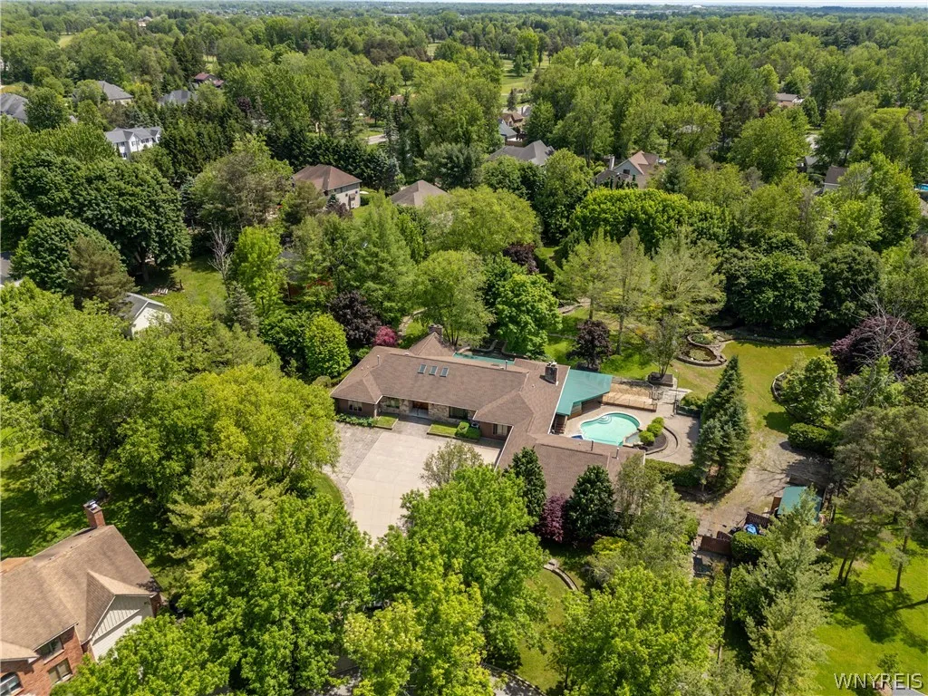 45 Red Wing Court, Amherst, New York 14051, Amherst, New York 14051, 3 Bedrooms Bedrooms, 13 Rooms Rooms,3 BathroomsBathrooms,Residential,For Sale,45 Red Wing Court, Amherst, New York 14051,0,B1682030
