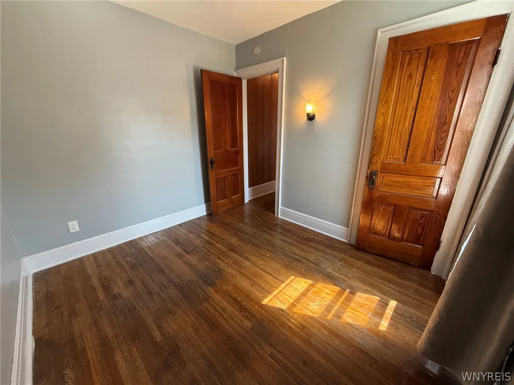 74 Ashton Place, Buffalo, New York 14220, Buffalo, New York 14220, 3 Bedrooms Bedrooms, 7 Rooms Rooms,1 BathroomBathrooms,Residential Lease,For Rent,74 Ashton Place, Buffalo, New York 14220,0,B1698472