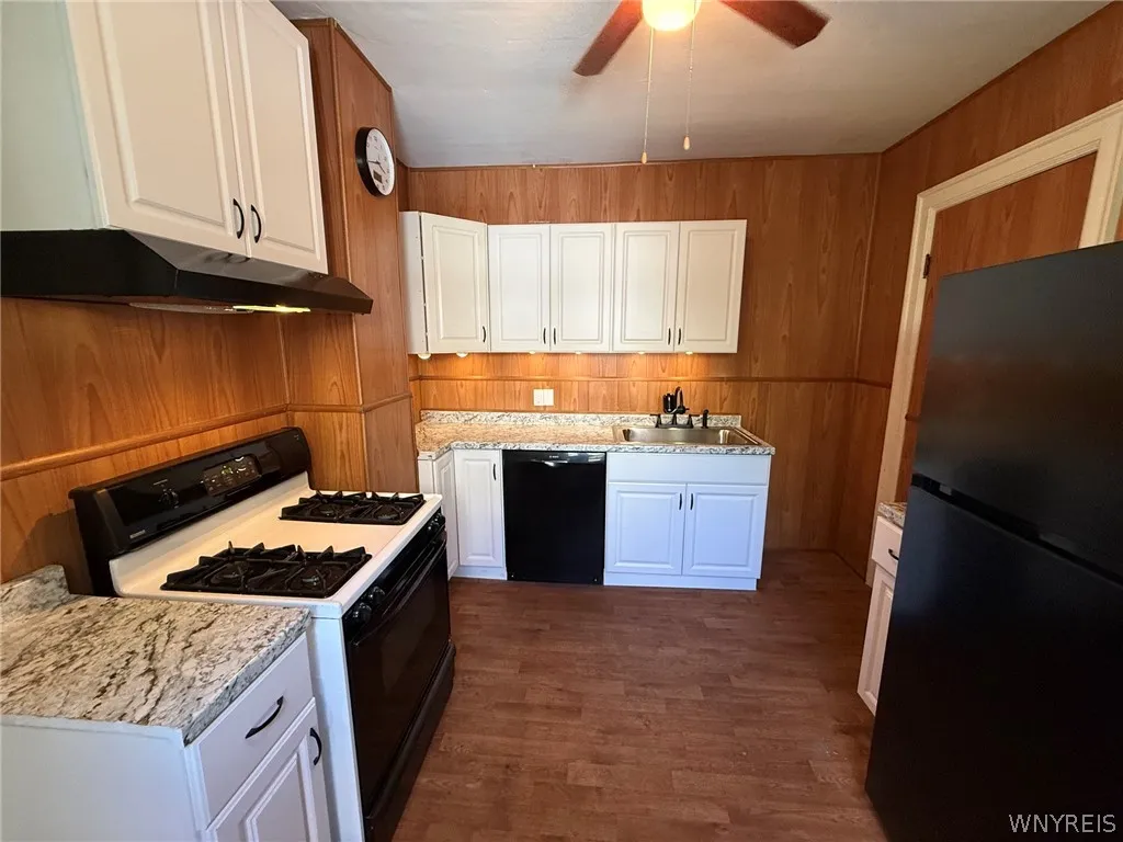 74 Ashton Place, Buffalo, New York 14220, Buffalo, New York 14220, 3 Bedrooms Bedrooms, 7 Rooms Rooms,1 BathroomBathrooms,Residential Lease,For Rent,74 Ashton Place, Buffalo, New York 14220,0,B1698472