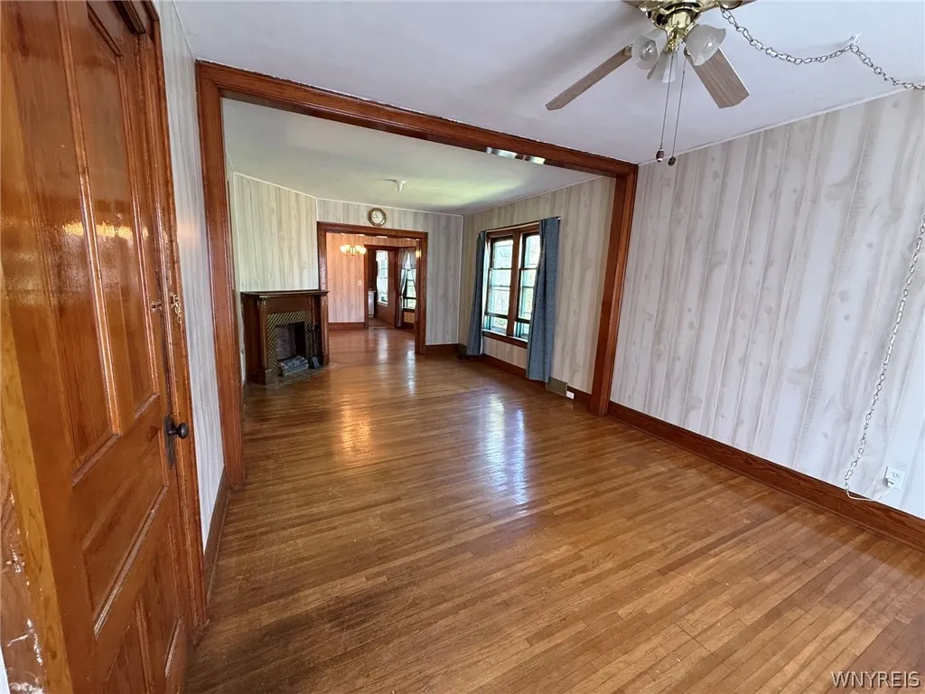 74 Ashton Place, Buffalo, New York 14220, Buffalo, New York 14220, 3 Bedrooms Bedrooms, 7 Rooms Rooms,1 BathroomBathrooms,Residential Lease,For Rent,74 Ashton Place, Buffalo, New York 14220,0,B1698472