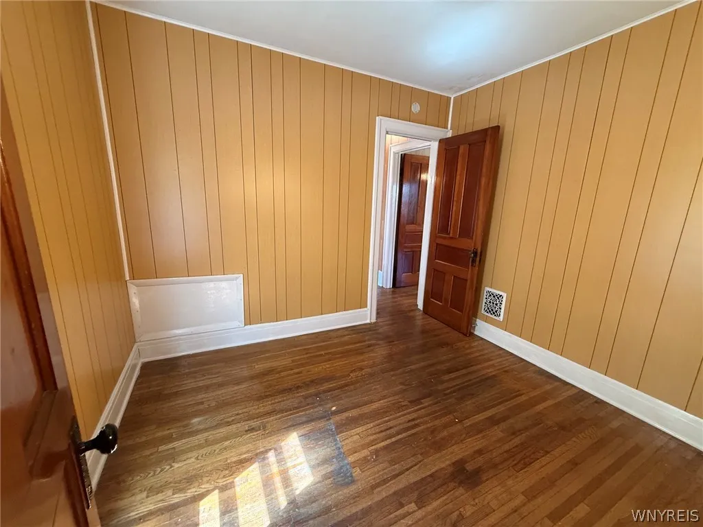 74 Ashton Place, Buffalo, New York 14220, Buffalo, New York 14220, 3 Bedrooms Bedrooms, 7 Rooms Rooms,1 BathroomBathrooms,Residential Lease,For Rent,74 Ashton Place, Buffalo, New York 14220,0,B1698472