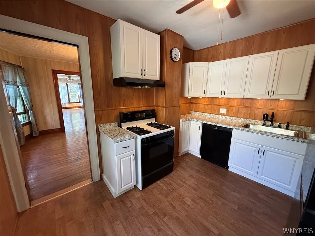 74 Ashton Place, Buffalo, New York 14220, Buffalo, New York 14220, 3 Bedrooms Bedrooms, 7 Rooms Rooms,1 BathroomBathrooms,Residential Lease,For Rent,74 Ashton Place, Buffalo, New York 14220,0,B1698472