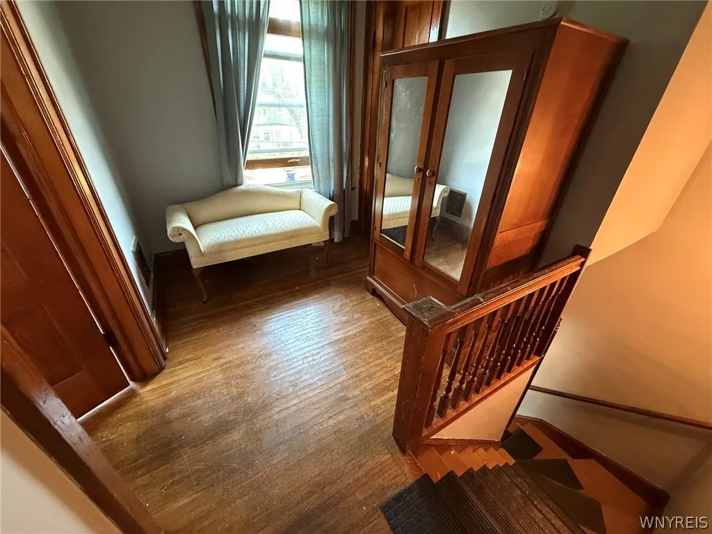 74 Ashton Place, Buffalo, New York 14220, Buffalo, New York 14220, 3 Bedrooms Bedrooms, 7 Rooms Rooms,1 BathroomBathrooms,Residential Lease,For Rent,74 Ashton Place, Buffalo, New York 14220,0,B1698472