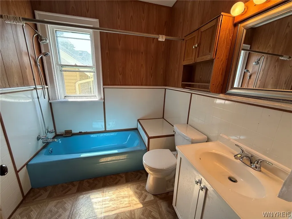 74 Ashton Place, Buffalo, New York 14220, Buffalo, New York 14220, 3 Bedrooms Bedrooms, 7 Rooms Rooms,1 BathroomBathrooms,Residential Lease,For Rent,74 Ashton Place, Buffalo, New York 14220,0,B1698472