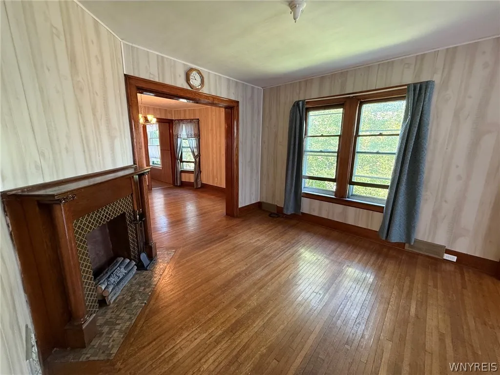74 Ashton Place, Buffalo, New York 14220, Buffalo, New York 14220, 3 Bedrooms Bedrooms, 7 Rooms Rooms,1 BathroomBathrooms,Residential Lease,For Rent,74 Ashton Place, Buffalo, New York 14220,0,B1698472