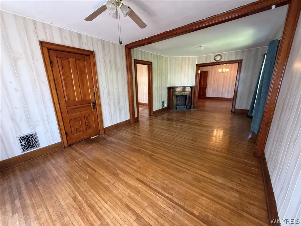 74 Ashton Place, Buffalo, New York 14220, Buffalo, New York 14220, 3 Bedrooms Bedrooms, 7 Rooms Rooms,1 BathroomBathrooms,Residential Lease,For Rent,74 Ashton Place, Buffalo, New York 14220,0,B1698472