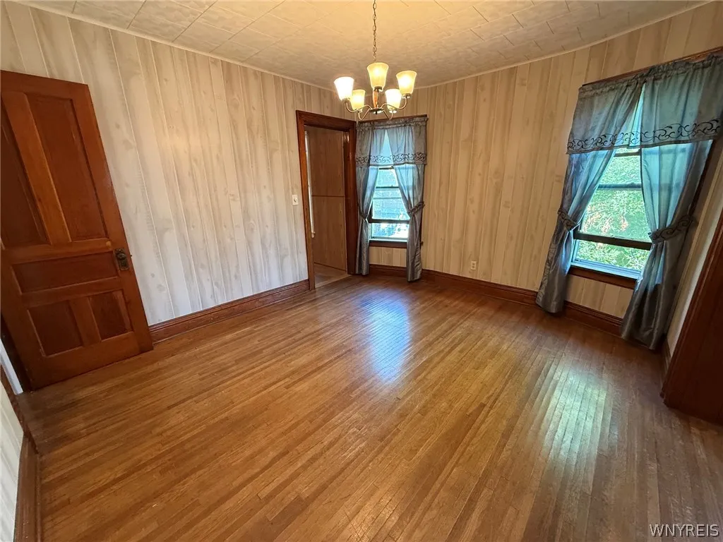 74 Ashton Place, Buffalo, New York 14220, Buffalo, New York 14220, 3 Bedrooms Bedrooms, 7 Rooms Rooms,1 BathroomBathrooms,Residential Lease,For Rent,74 Ashton Place, Buffalo, New York 14220,0,B1698472