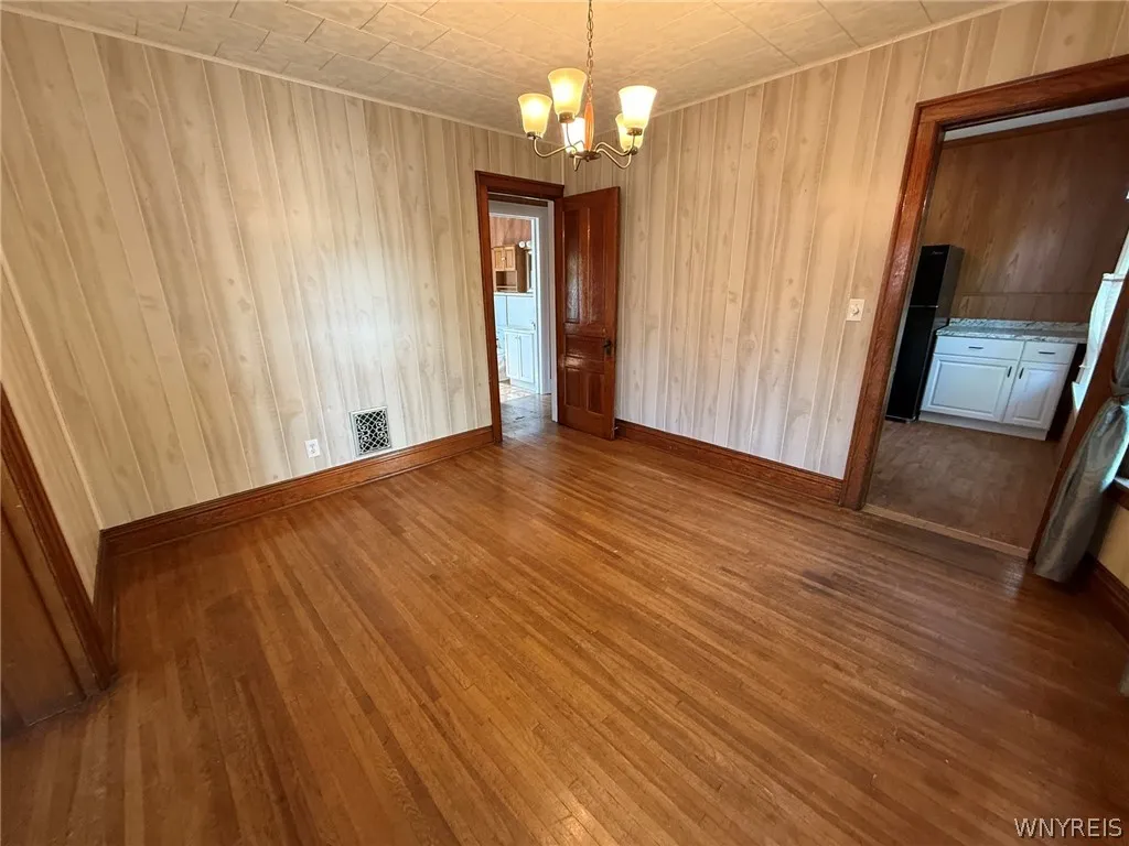74 Ashton Place, Buffalo, New York 14220, Buffalo, New York 14220, 3 Bedrooms Bedrooms, 7 Rooms Rooms,1 BathroomBathrooms,Residential Lease,For Rent,74 Ashton Place, Buffalo, New York 14220,0,B1698472