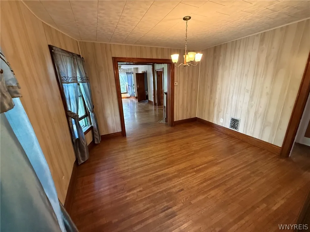 74 Ashton Place, Buffalo, New York 14220, Buffalo, New York 14220, 3 Bedrooms Bedrooms, 7 Rooms Rooms,1 BathroomBathrooms,Residential Lease,For Rent,74 Ashton Place, Buffalo, New York 14220,0,B1698472
