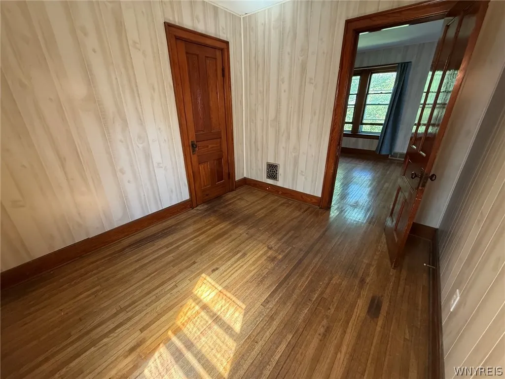 74 Ashton Place, Buffalo, New York 14220, Buffalo, New York 14220, 3 Bedrooms Bedrooms, 7 Rooms Rooms,1 BathroomBathrooms,Residential Lease,For Rent,74 Ashton Place, Buffalo, New York 14220,0,B1698472