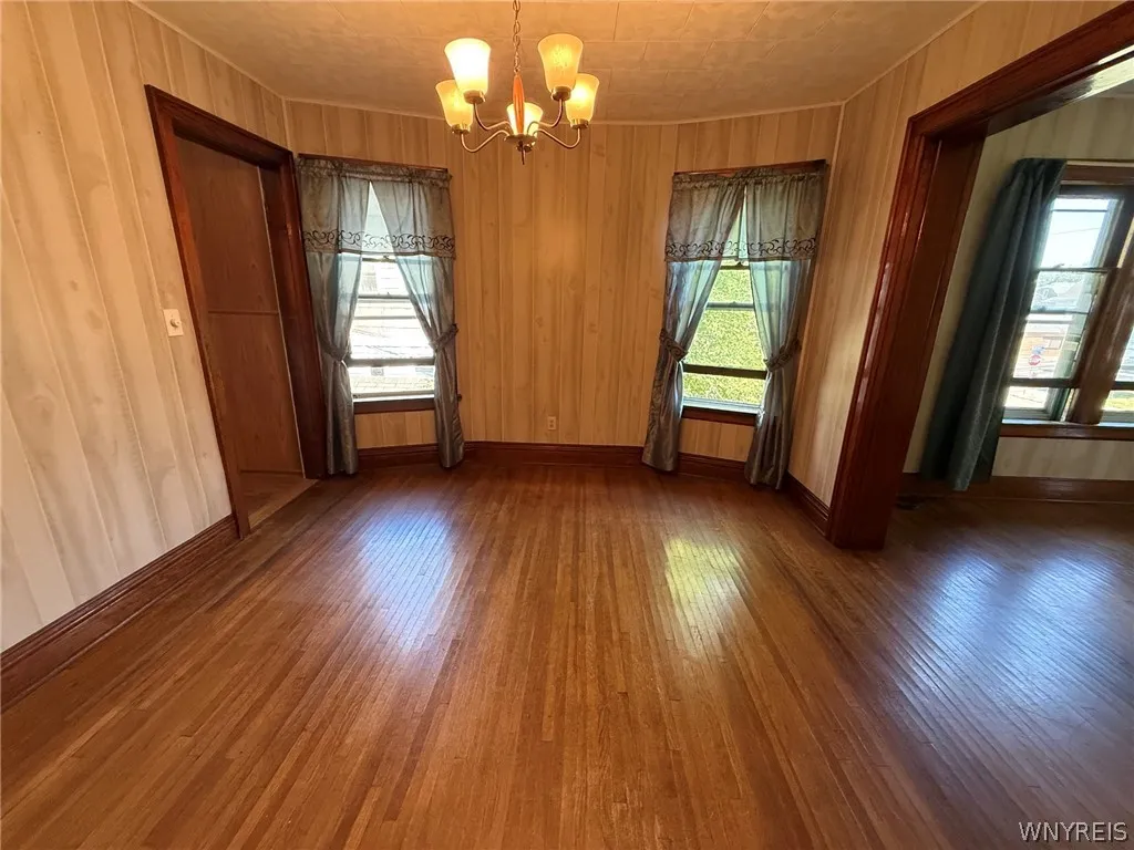 74 Ashton Place, Buffalo, New York 14220, Buffalo, New York 14220, 3 Bedrooms Bedrooms, 7 Rooms Rooms,1 BathroomBathrooms,Residential Lease,For Rent,74 Ashton Place, Buffalo, New York 14220,0,B1698472