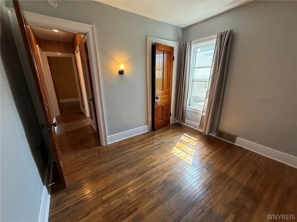 74 Ashton Place, Buffalo, New York 14220, Buffalo, New York 14220, 3 Bedrooms Bedrooms, 7 Rooms Rooms,1 BathroomBathrooms,Residential Lease,For Rent,74 Ashton Place, Buffalo, New York 14220,0,B1698472