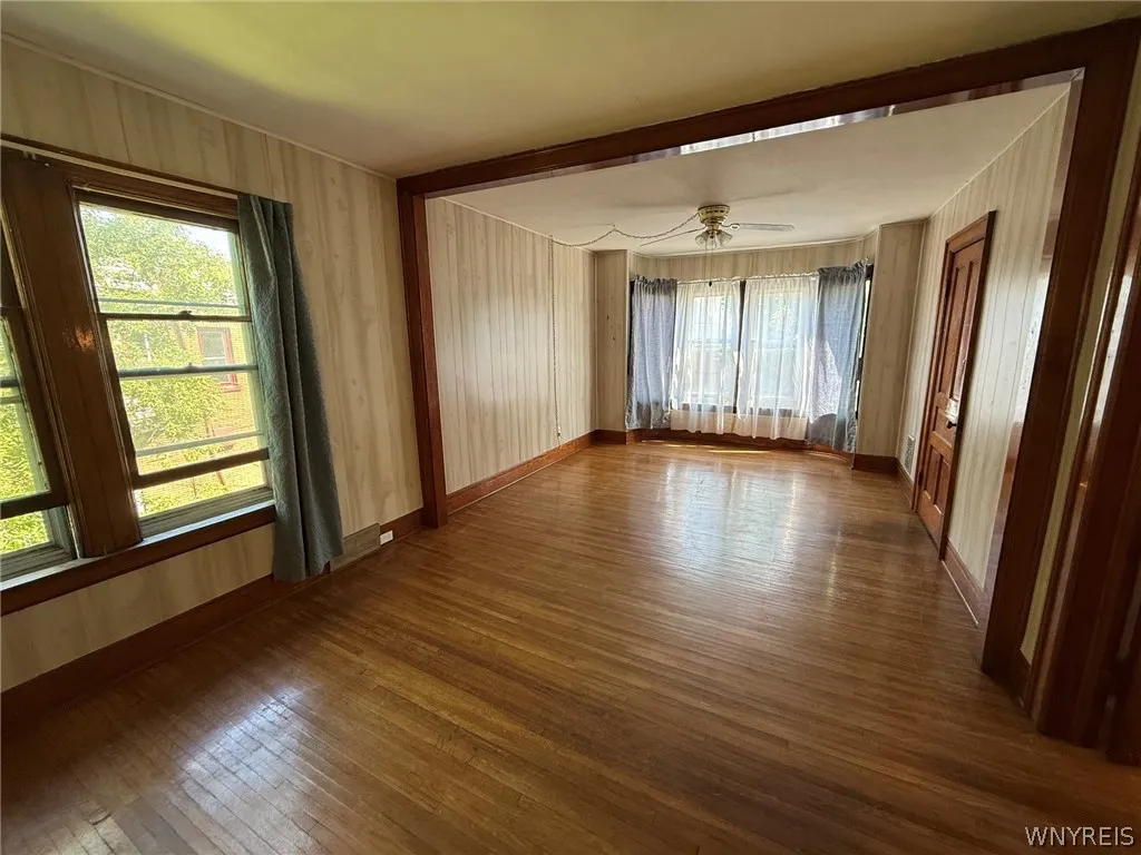 74 Ashton Place, Buffalo, New York 14220, Buffalo, New York 14220, 3 Bedrooms Bedrooms, 7 Rooms Rooms,1 BathroomBathrooms,Residential Lease,For Rent,74 Ashton Place, Buffalo, New York 14220,0,B1698472