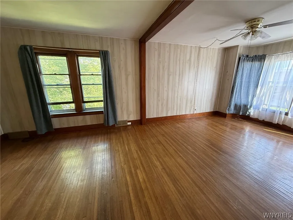 74 Ashton Place, Buffalo, New York 14220, Buffalo, New York 14220, 3 Bedrooms Bedrooms, 7 Rooms Rooms,1 BathroomBathrooms,Residential Lease,For Rent,74 Ashton Place, Buffalo, New York 14220,0,B1698472